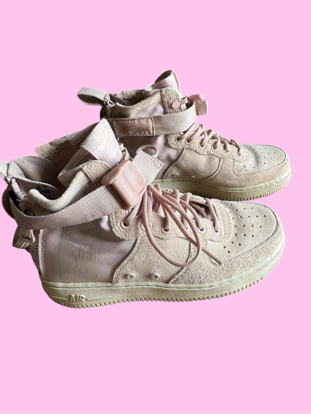 Nike SF Air Force 1 Mid Suede Sneakers